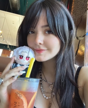  who dis? Vote for your favorite. 👇